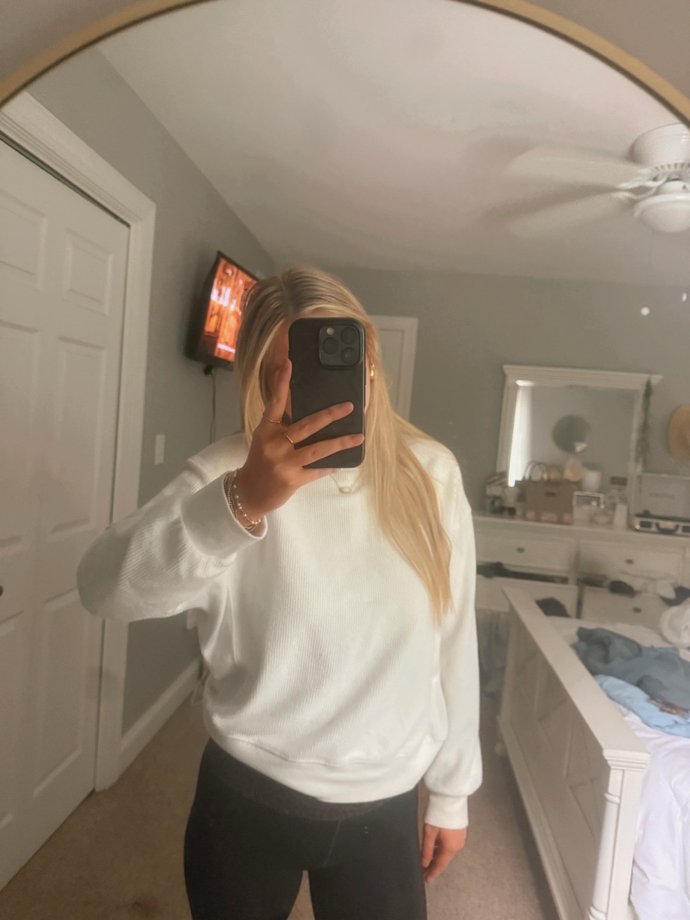 Thread & Supply Women's White Crewneck Sweatshirt